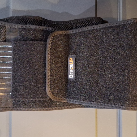 BraceUp back support brace - Picture 6 of 6